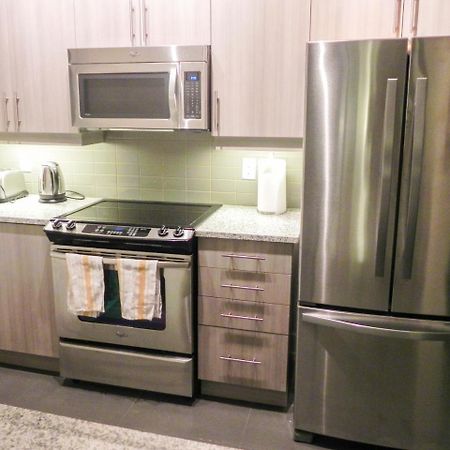 พาร์ธเวย์ ลักชัวรี่ สวีทส์ Apartment มิสซิสซอกา ภายนอก รูปภาพ
