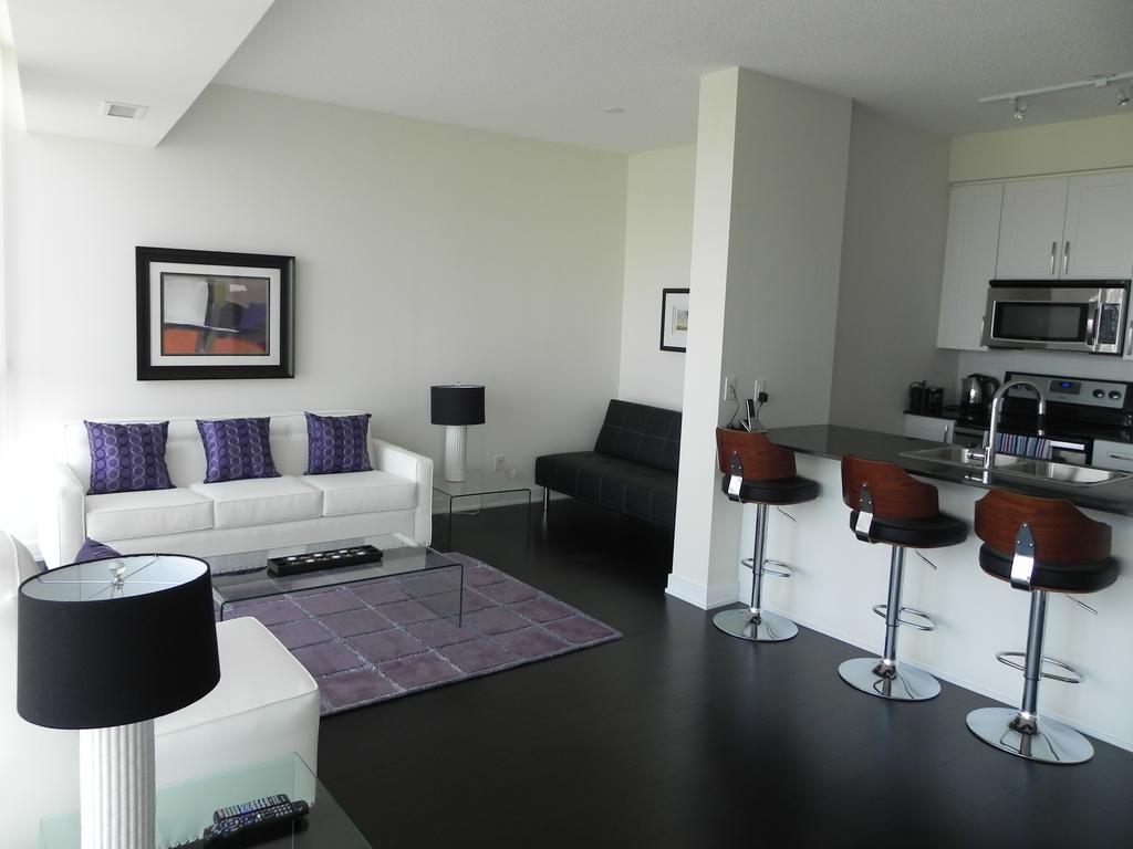 พาร์ธเวย์ ลักชัวรี่ สวีทส์ Apartment มิสซิสซอกา ห้อง รูปภาพ