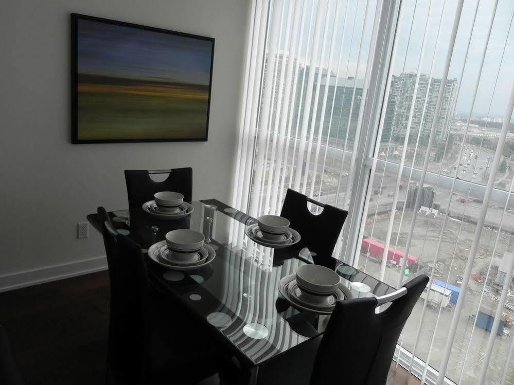 พาร์ธเวย์ ลักชัวรี่ สวีทส์ Apartment มิสซิสซอกา ภายนอก รูปภาพ