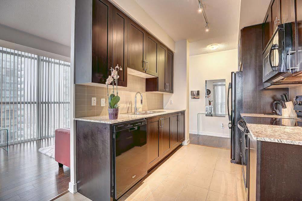 พาร์ธเวย์ ลักชัวรี่ สวีทส์ Apartment มิสซิสซอกา ภายนอก รูปภาพ